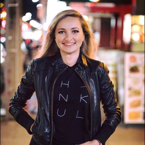 Meet your Posher, Alana - Picture 1 of 1